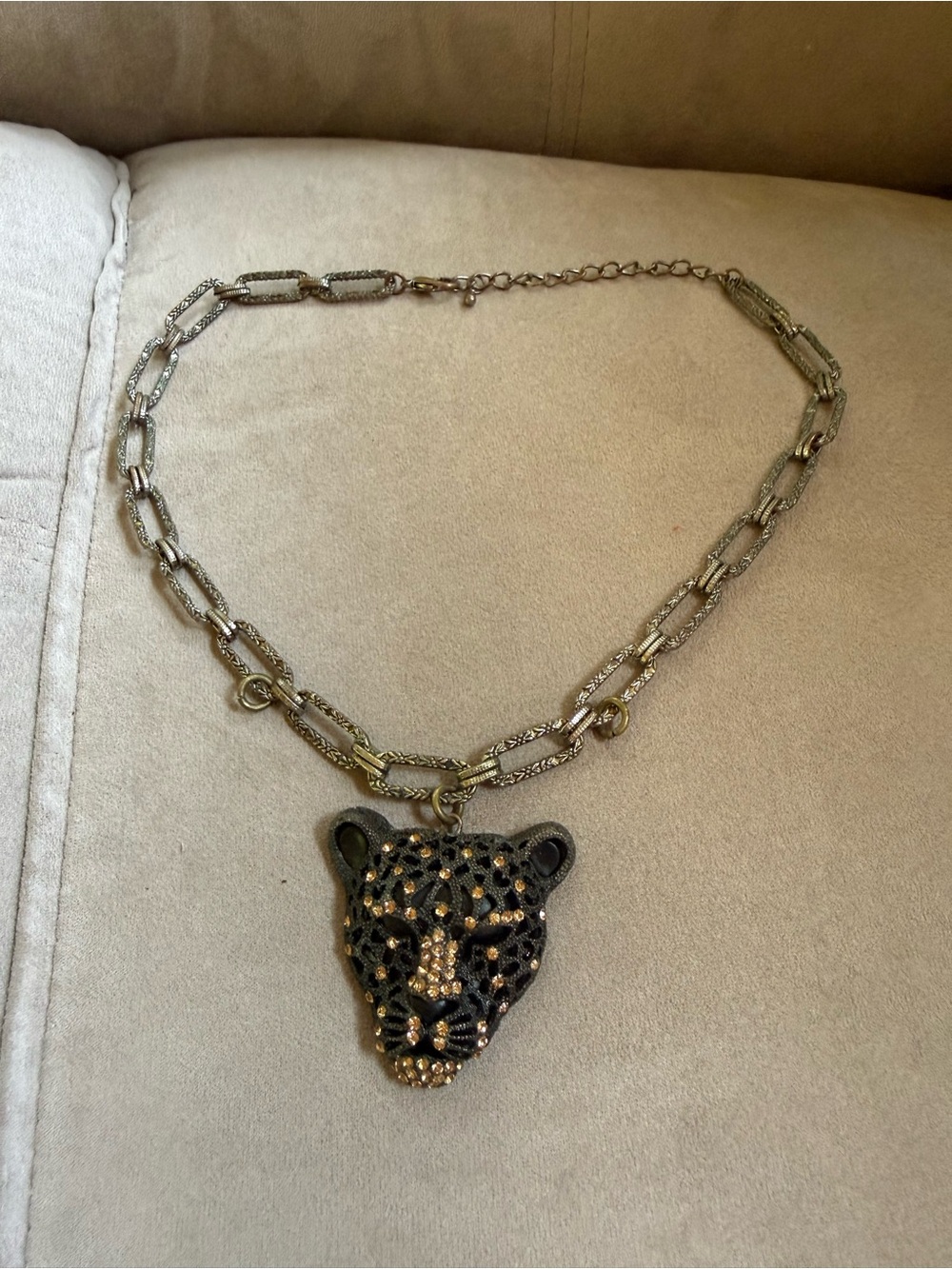 Vintage Y2K Black and Gold Leopard Pendant Necklace